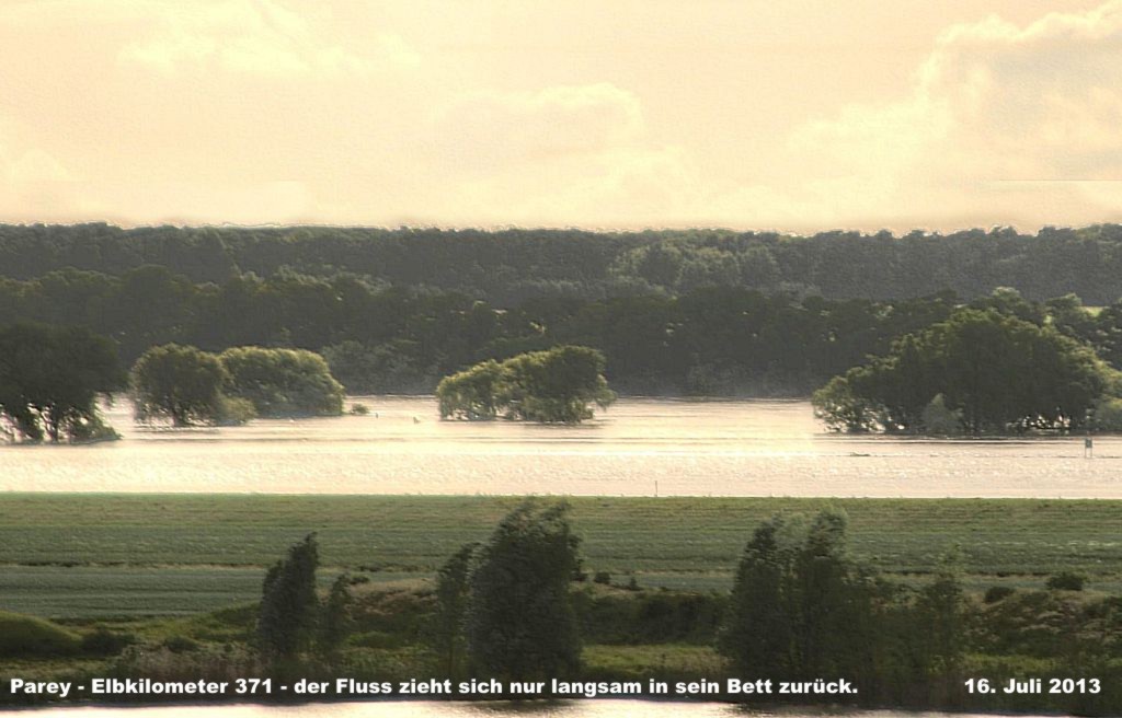 Hochwasser- 2013_06_16-007-Parey-Elbkilometer_371.jpg